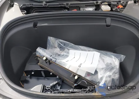 2020 Tesla Model 3 Standard Range Plus Rear-Wheel Drive/Standard Range Rear-Wheel Drive from USA, damaged, VIN 5YJ3E1EA3LF597513